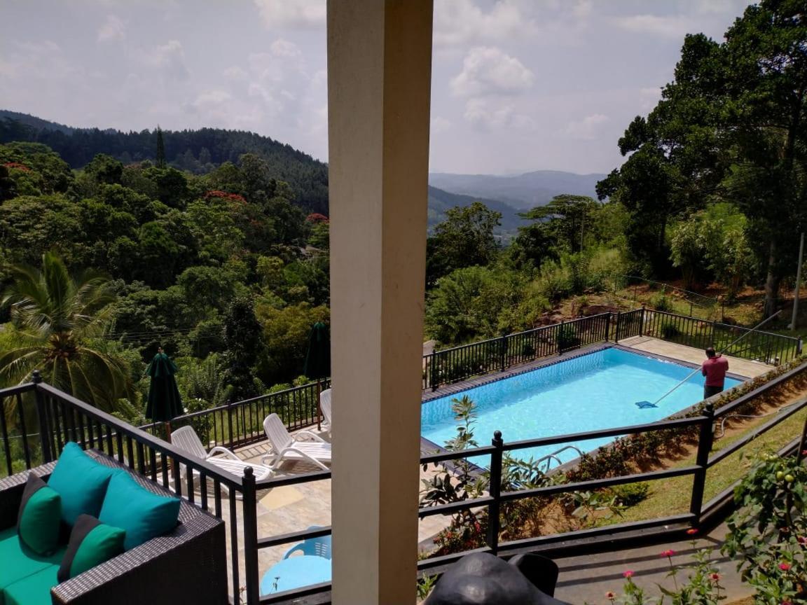 The Grand Hills Hotel Kandy Exterior photo