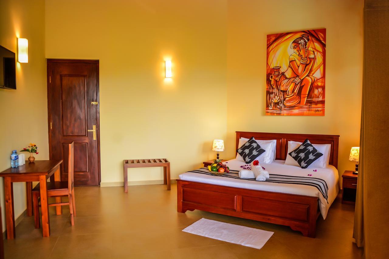 The Grand Hills Hotel Kandy Exterior photo