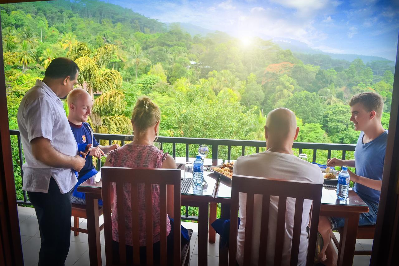The Grand Hills Hotel Kandy Exterior photo