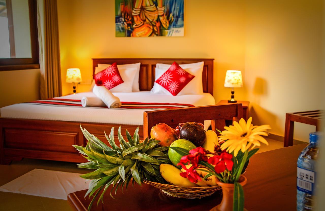The Grand Hills Hotel Kandy Exterior photo